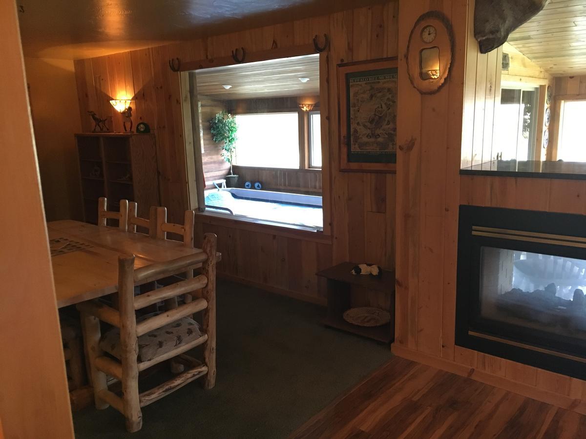 קודי Yellowstone Valley Vacation Lodge מראה חיצוני תמונה