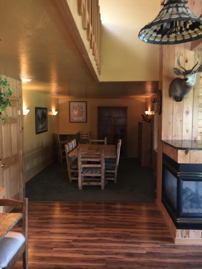 קודי Yellowstone Valley Vacation Lodge מראה חיצוני תמונה