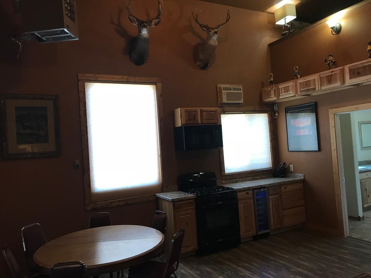 קודי Yellowstone Valley Vacation Lodge מראה חיצוני תמונה